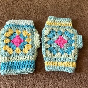 Crochet Fingerless Gloves with Colorful Pattern
